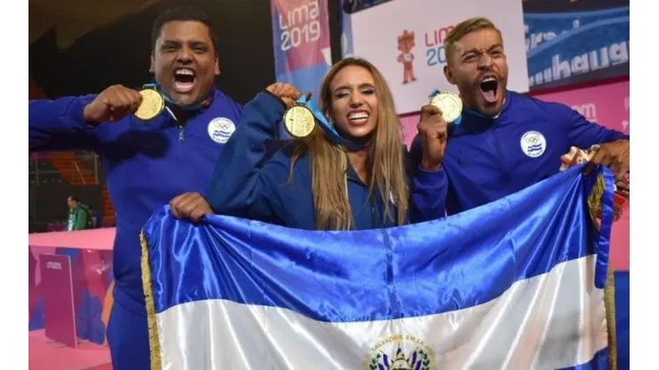 Roberto Hernández, Yuri Rodríguez y Paulina Zamora