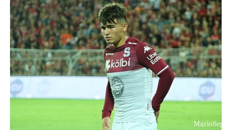 Manfred Ugalde se disculpa públicamente tras morder a Junior Díaz