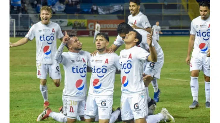 Alianza vapuleó al Alajuelense y se clasificó a siguiente ronda de la Copa Premier