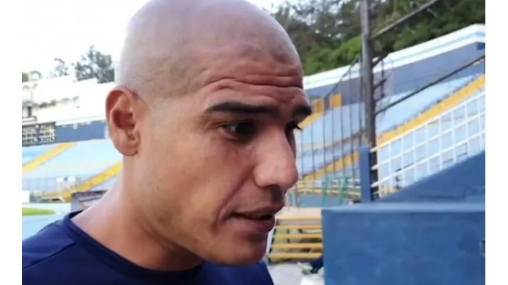 Douglas Sequeira habla muy bien de Guatemala