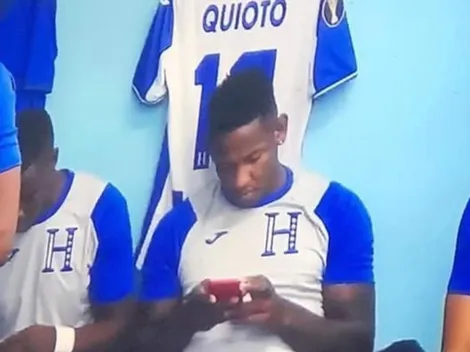 Jugador de La H no calló tras ser sorprendido viendo el celular antes de partido
