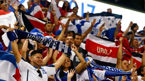 Hinchas Honduras y Costa Rica