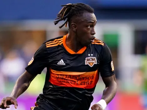 Alberth Elis publica foto sin camisa e hinchas de club europeo lo llenan de comentarios