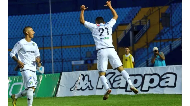 La afición de Guatemala abandona los estadios