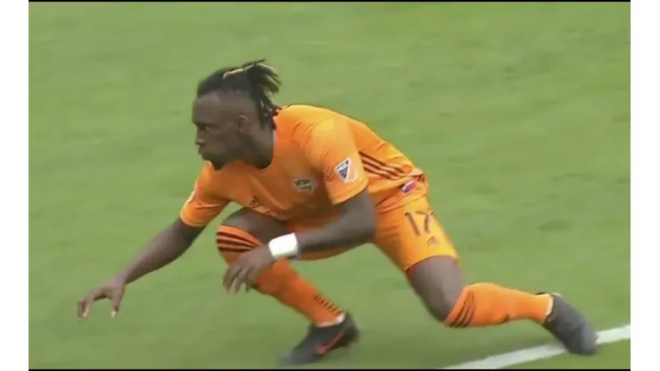 ¡En llamas! Alberth Elis hace gol y pone dos asistencias en triunfo del Dynamo