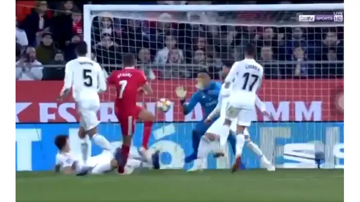 Atajadón de Keylor Navas contra el Girona