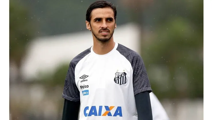 Presidente de Santos decepcionado con Bryan Ruiz