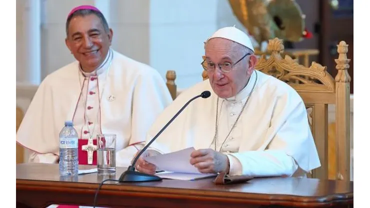 De visita en Centroamérica, Papa Francisco se llevó de regalo la camiseta de una selección