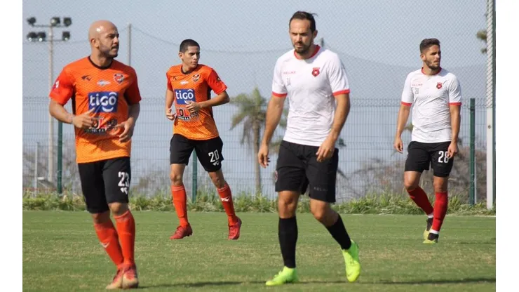Tras anunciar a Torres como nuevo entrenador, Alajuelense confirmó cuatro bajas