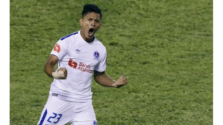 Oficial: Bryan Moya deja Olimpia y jugará la Copa Sudamericana