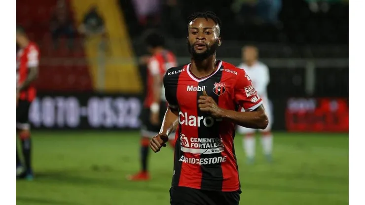 El atacante jamaiquino jugó en las primeras dos jornadas del torneo tico
