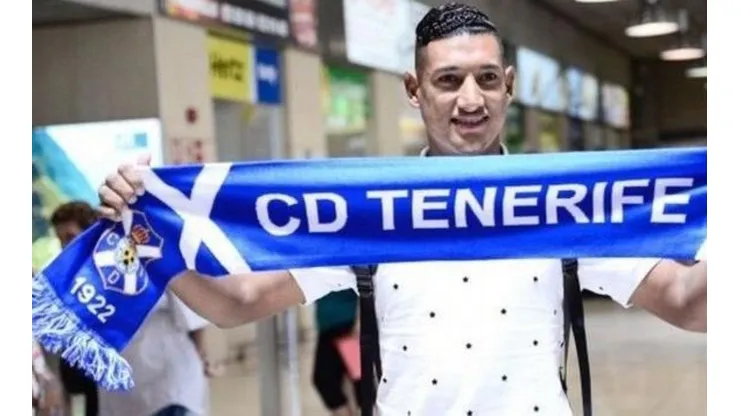 El volante catracho abandona su travesía europea tras un año y medio en Tenerife