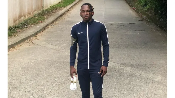 Elis recibió decenas de comentarios en sus publicaciones para que fiche con Fenerbahce
