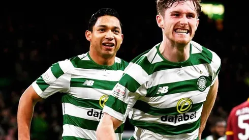 El lateral catracho festejó con Tony Ralston el tanto que inició la goleada