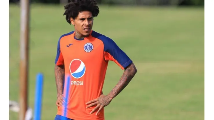El zaguero se convertirá en el cuatro catracho en la plantilla del club rojinegro