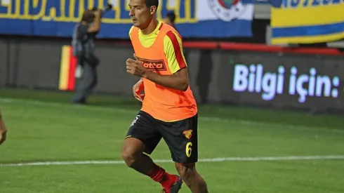 El volante tico trabaja con el nuevo entrenador con miras al partido del viernes en casa