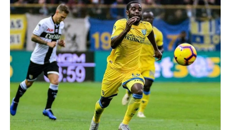 Campbell extendió su racha sin poder estrenarse como goleador en la Serie A