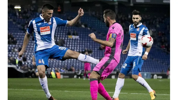 El zaguero tico jugó 65 minutos en su regreso a la titularidad con los periquitos