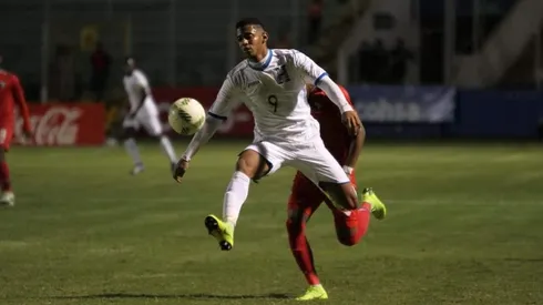 Varios jugadores catrachos se quejaron del estado del campo tras la victoria sobre Panamá en Tegucigalpa