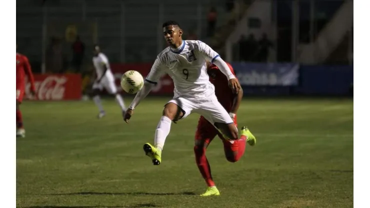 Varios jugadores catrachos se quejaron del estado del campo tras la victoria sobre Panamá en Tegucigalpa