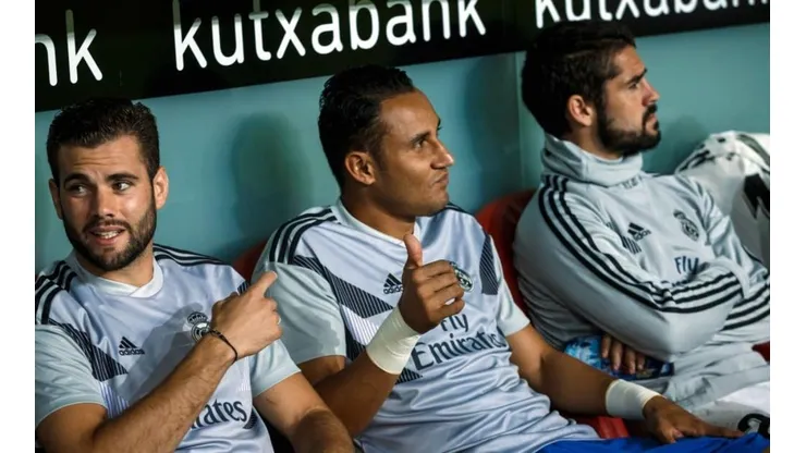 Navas e Isco (derecha) serían las primeras bajas del club merengue para el invierno