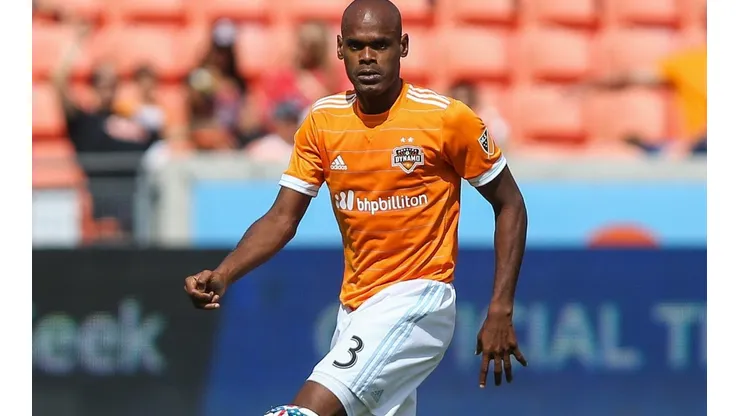 El defensor central disputó tres temporadas con Houston Dynamo en la MLS