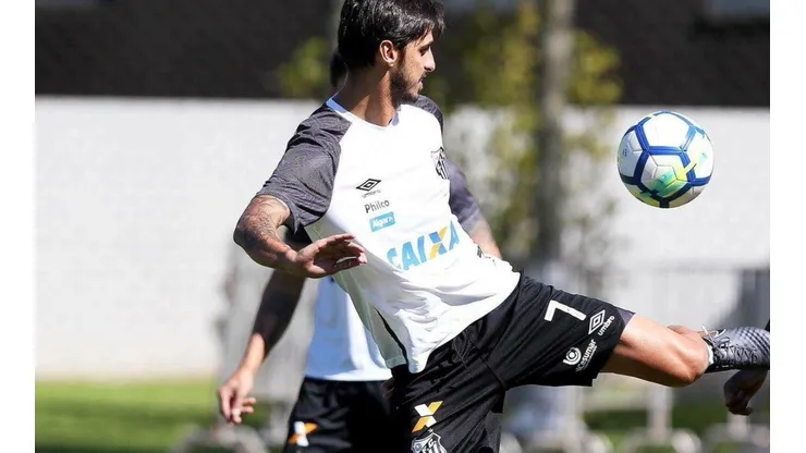 Bryan Ruiz no juega desde el 12 de noviembre en la derrota ante Chapecoense
