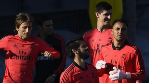 El costarricense se quedaría nuevamente en el banquillo de suplentes en La Liga