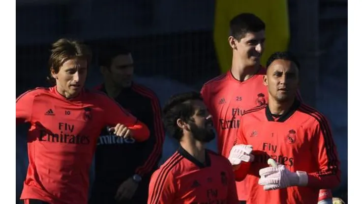 El costarricense se quedaría nuevamente en el banquillo de suplentes en La Liga