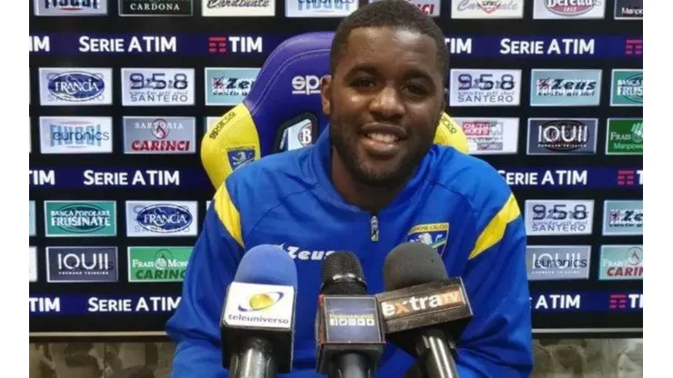 Campbell tras apenas dos meses en la Serie A habló poco italiano en su conferencia de prensa