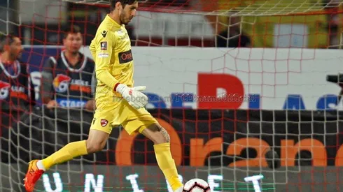 Penedo se mantuvo como titular indiscutible en el alicaído Dinamo de Bucarest