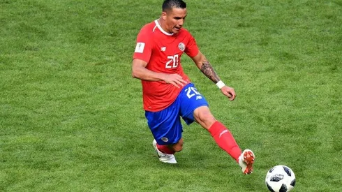 Guzmán ha sido fuertemente criticado por la prensa costarricenses tras su error en defensa