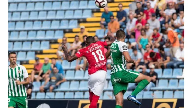 Alfredo Stephens formó parte de la alineación de Santa Clara en su revés como anfitrión