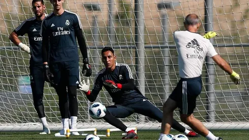 El estratega no reveló en la previa al titular para la Champions League