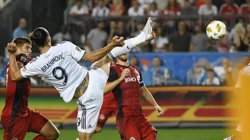 Zlatan gestó la genialidad con 37 años en un partido en Toronto