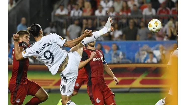 Zlatan gestó la genialidad con 37 años en un partido en Toronto
