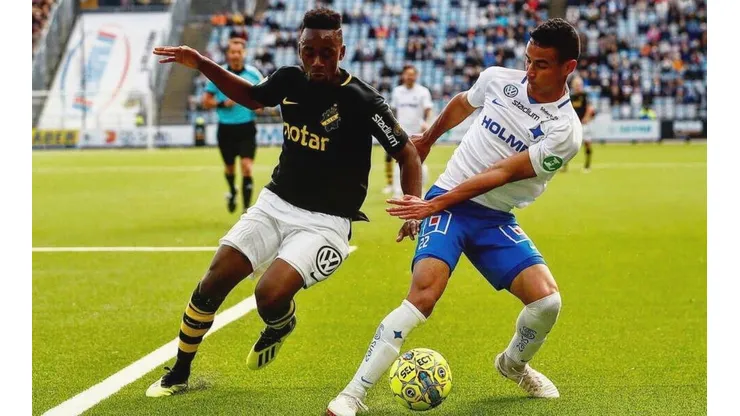 El lateral se destacó en la victoria sobre el líder AIK de Estocolmo tras la Fecha FIFA