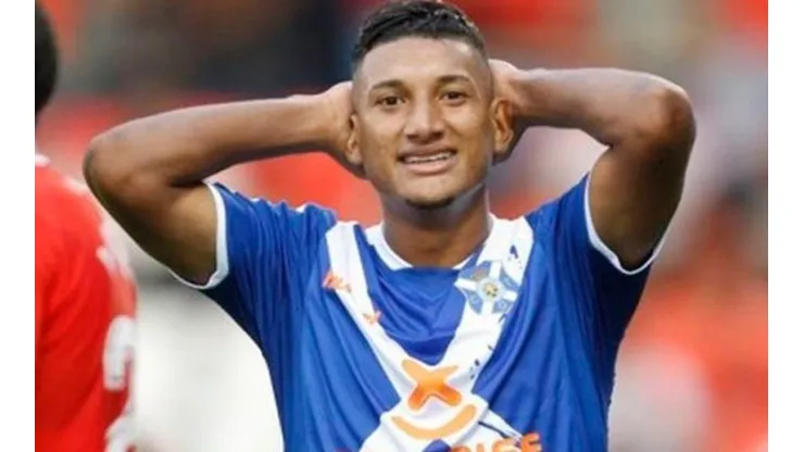 Acosta tuvo un par de ocasiones y disparos al arco sin suerte ante Reus