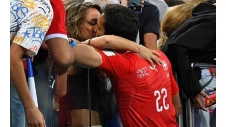 El costarricense no pierde una publicación para comentarle y recordarle su amor
