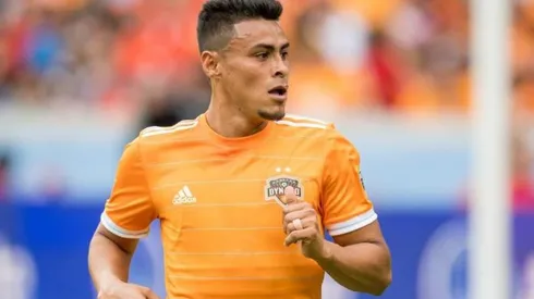 El mediocampista del Houston Dynamo se descargó contra los directivos del Firpo