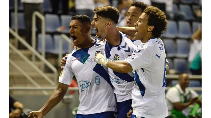 El catracho levantó a los aficionados de sus asientos con su golazo