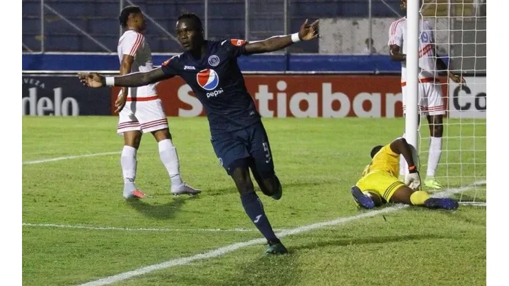 El goleador histórico del ciclón busca el pase a la semifinal de la Liga Concacaf