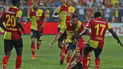 Borges festejó con su compañero el tanto que significó la primera victoria de Göztepe