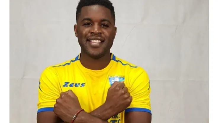 El delantero se perfila como titular en la formación del Frosinone ante Bologna