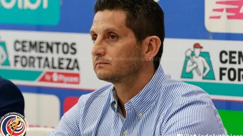 El estratega interino convocará a algunas jóvenes promesas a la gira por Asia