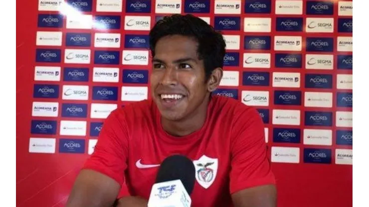 El salvadoreño fue figura al jugar completo en el empate de Santa Clara