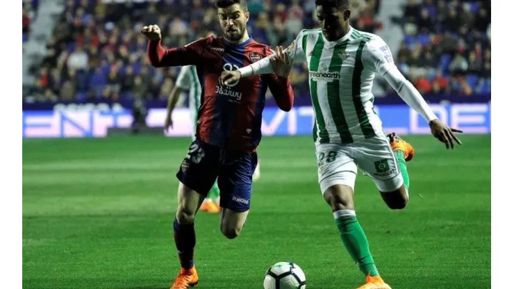 El lateral dominicano tuvo una ocasión de peligro en el comienzo del partido en casa