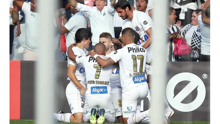 Ruiz cedió el balón para el primer tanto de la victoria de Santos como anfitrión