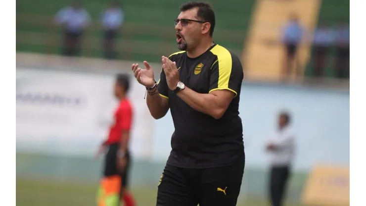 El uruguayo reconoció su responsabilidad en la eliminación del aurinegro