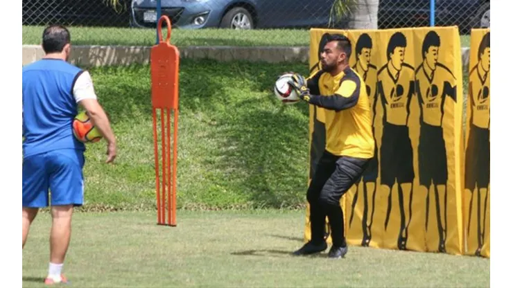 El portero Paulo César Motta sería el capitán principal de la Bicolor frente a Cuba